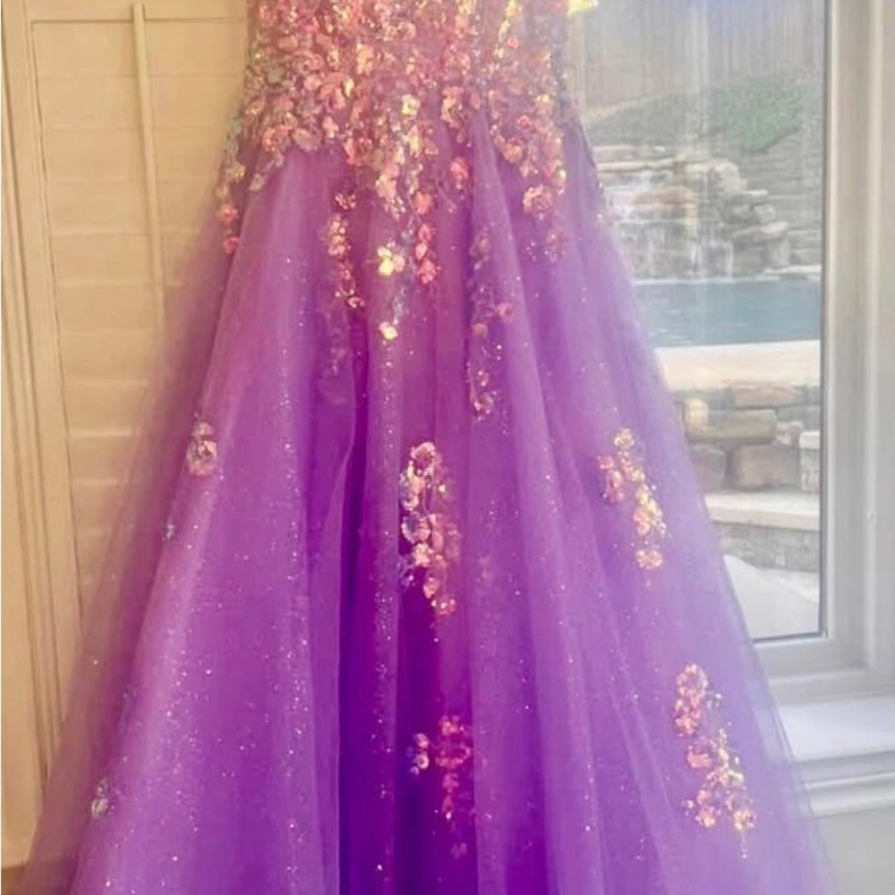 Elegant Purple Evening Gown - Picture 3 of 3